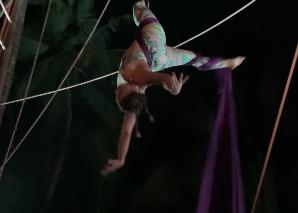Simba Zazu - Aerial acrobatics